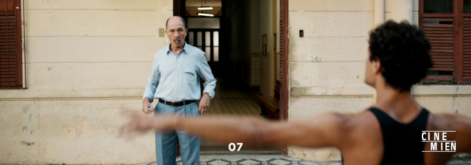 A_Wolf_Among_Swans_07